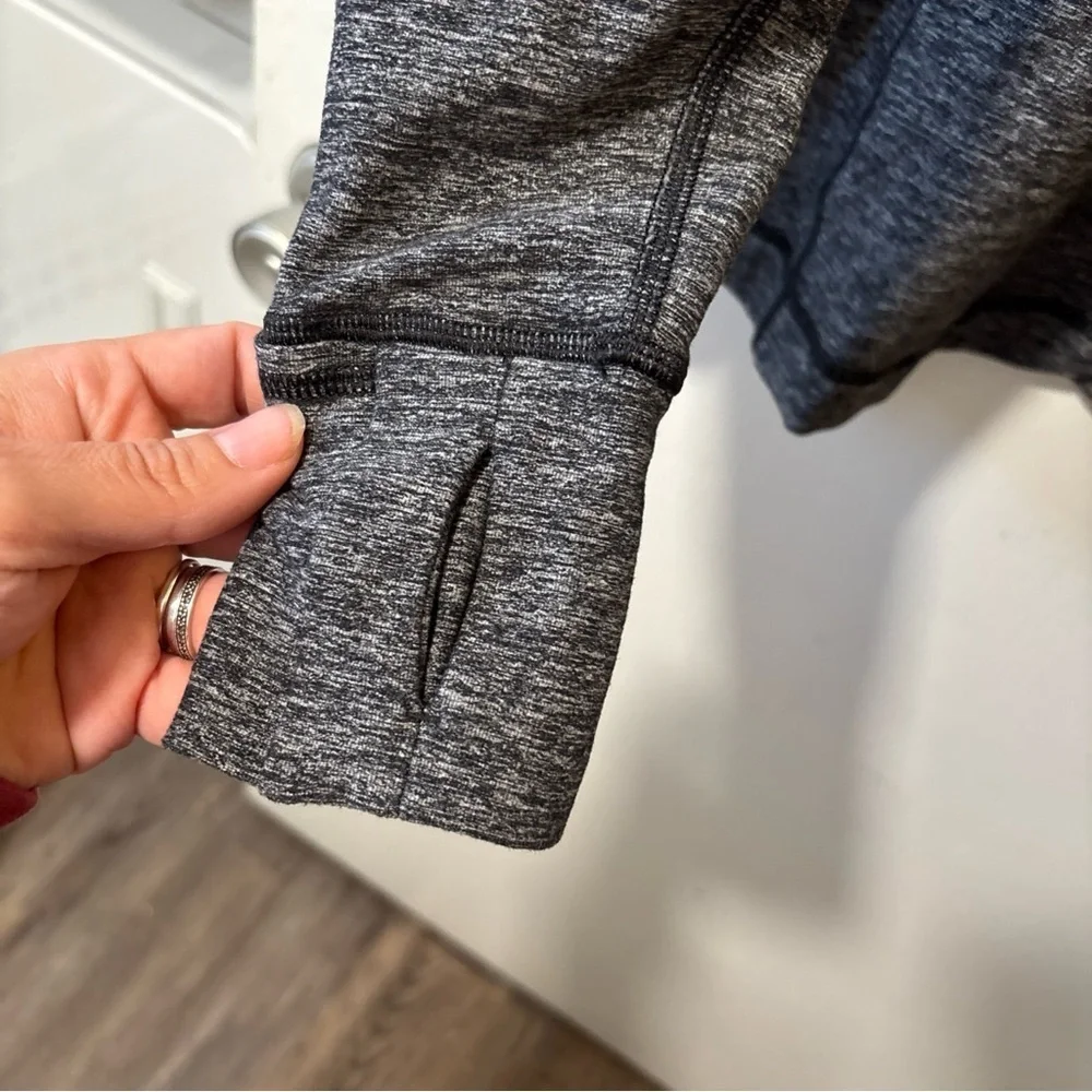 Lululemon Gray Black Run Dash 1/2 Half Zip Pullover Long Sleeve Top Size 10